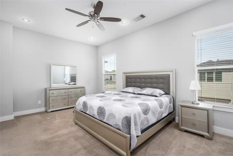 427 Yale Oaks Lane Houston TX 77091