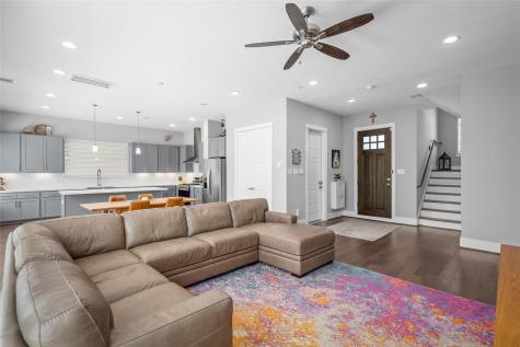 427 Yale Oaks Lane Houston TX 77091