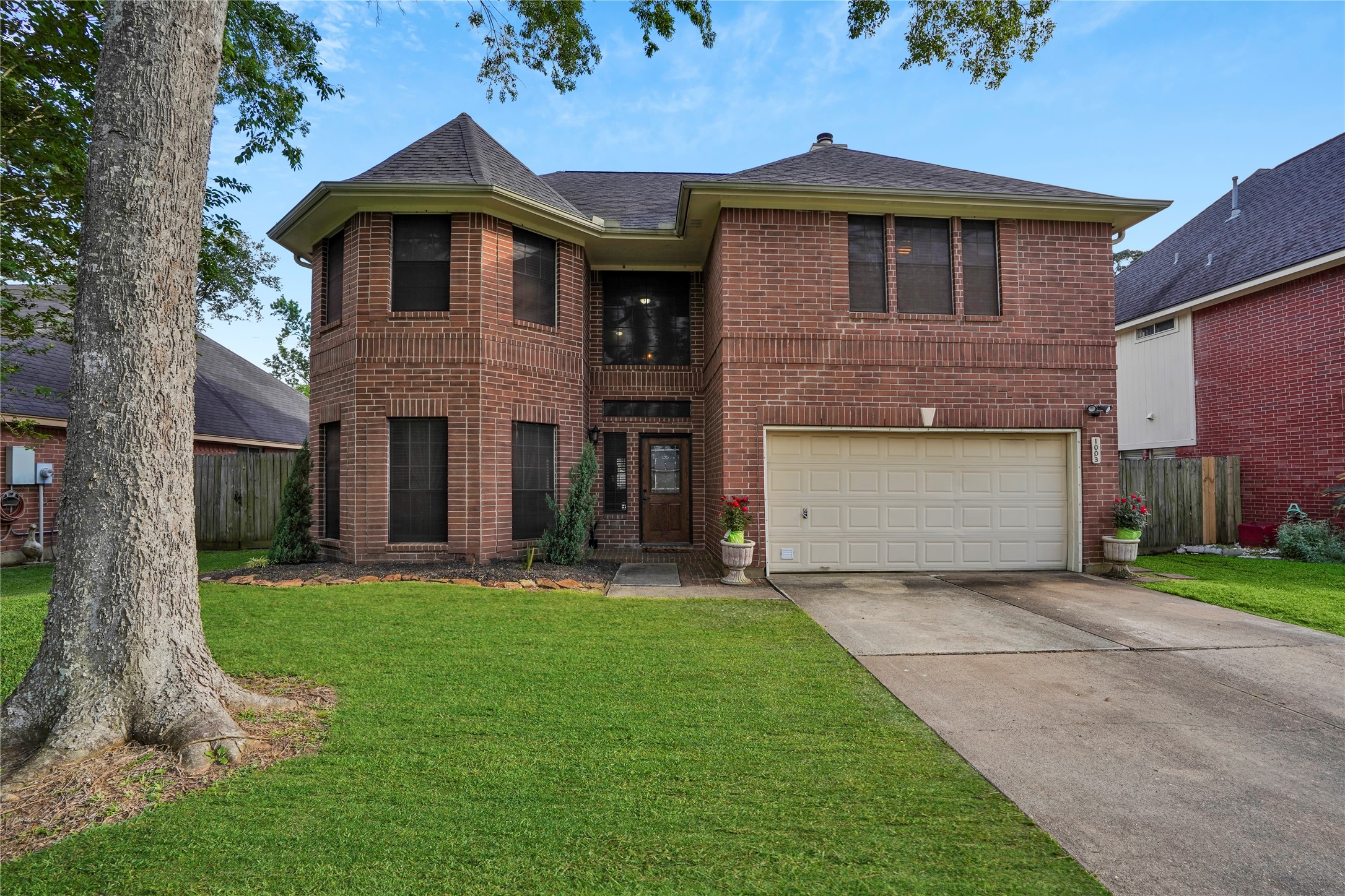 1003 Highland Woods Drive Highlands TX 77562