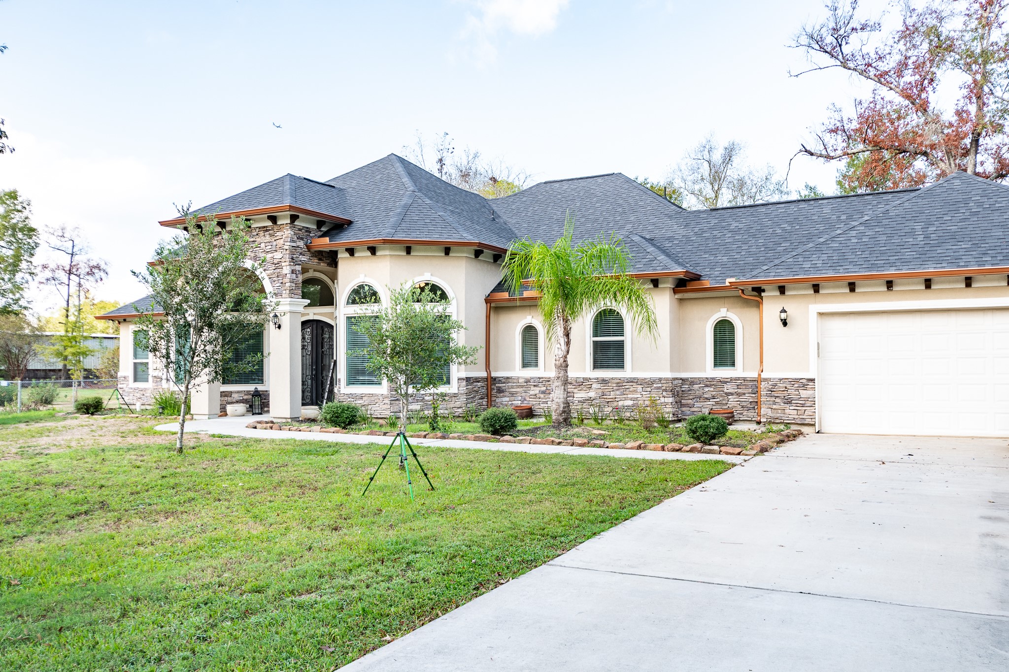 22011 Pino Lane Crosby TX 77532