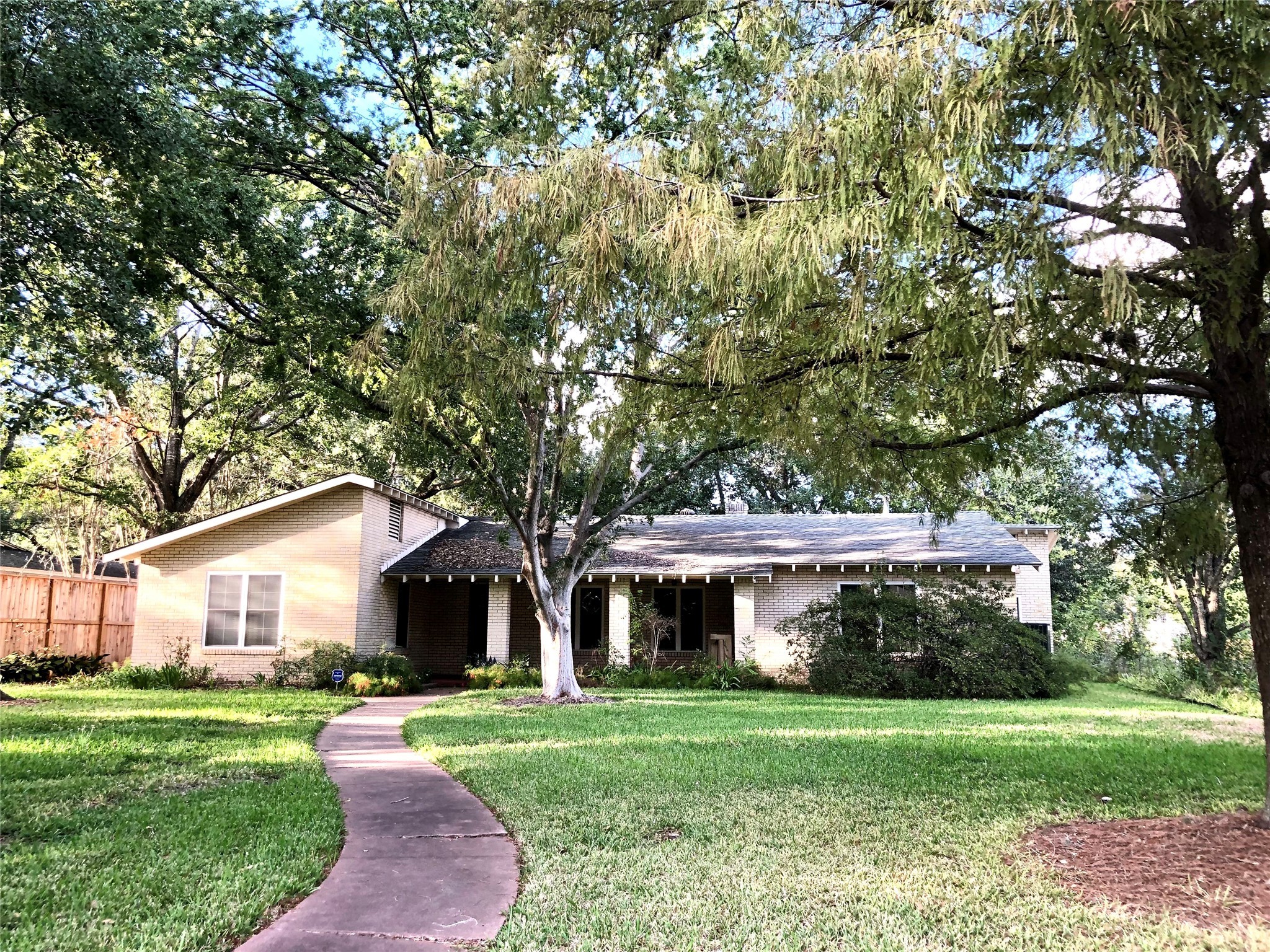 5100 Pine Street Bellaire TX 77401