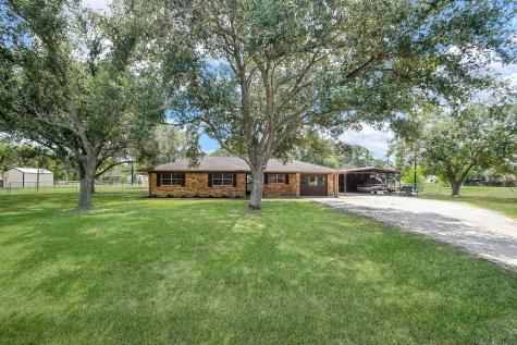 407 Becky Street El Campo TX 77437