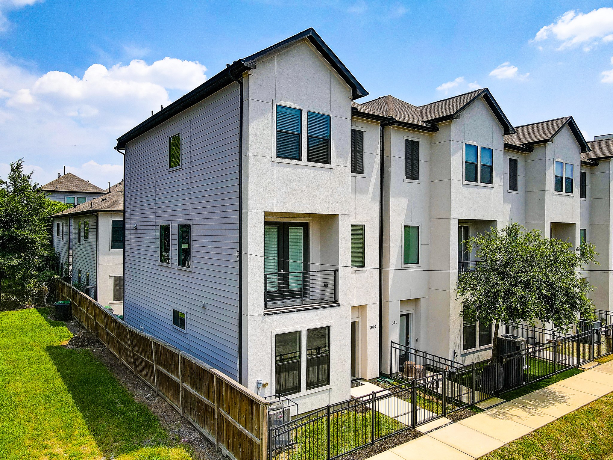 309 Ennis Street Houston TX 77003