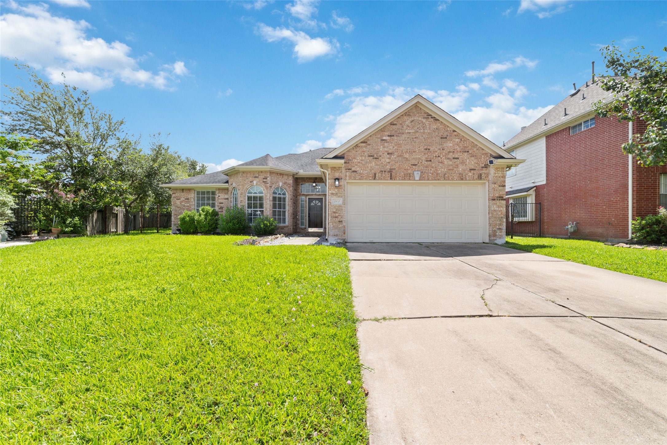 403 Elder Grove Court Pearland TX 77584