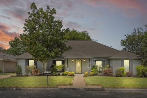 1821 Country Club Boulevard Sugar Land TX 77478
