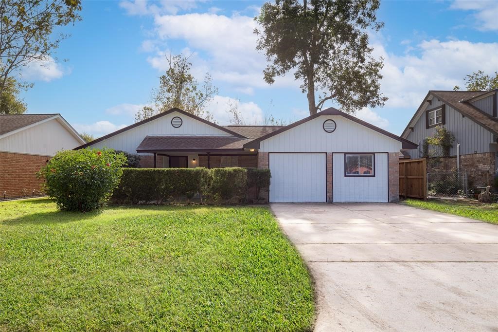 12022 Palmdale Street Houston TX 77034