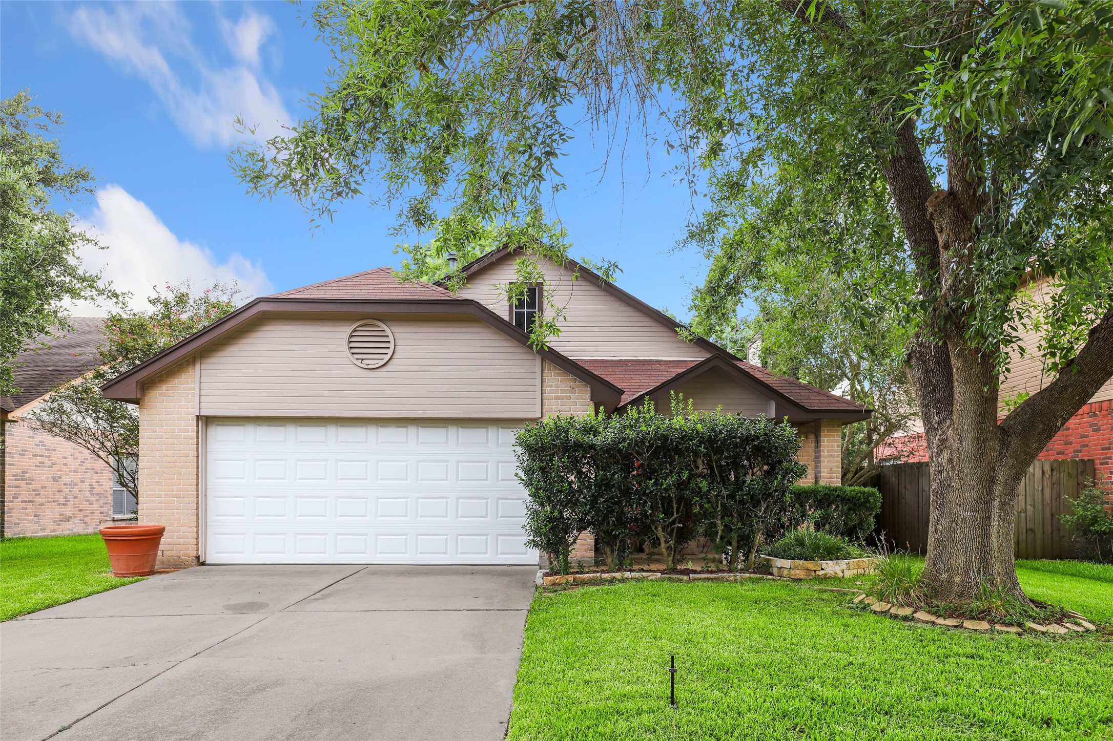 1242 Kings Creek Trail Missouri City TX 77459