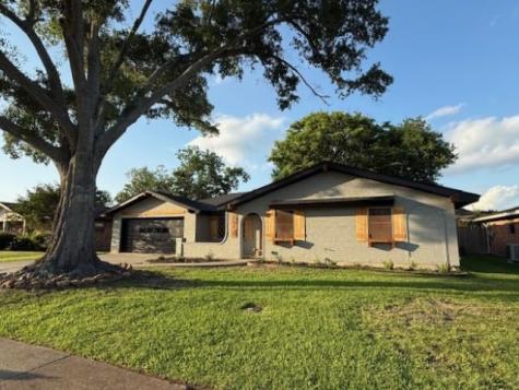 674 Meadowgreen Drive Port Neches TX 77651