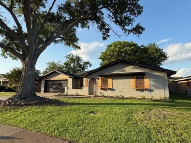 674 Meadowgreen Drive Port Neches TX 77651