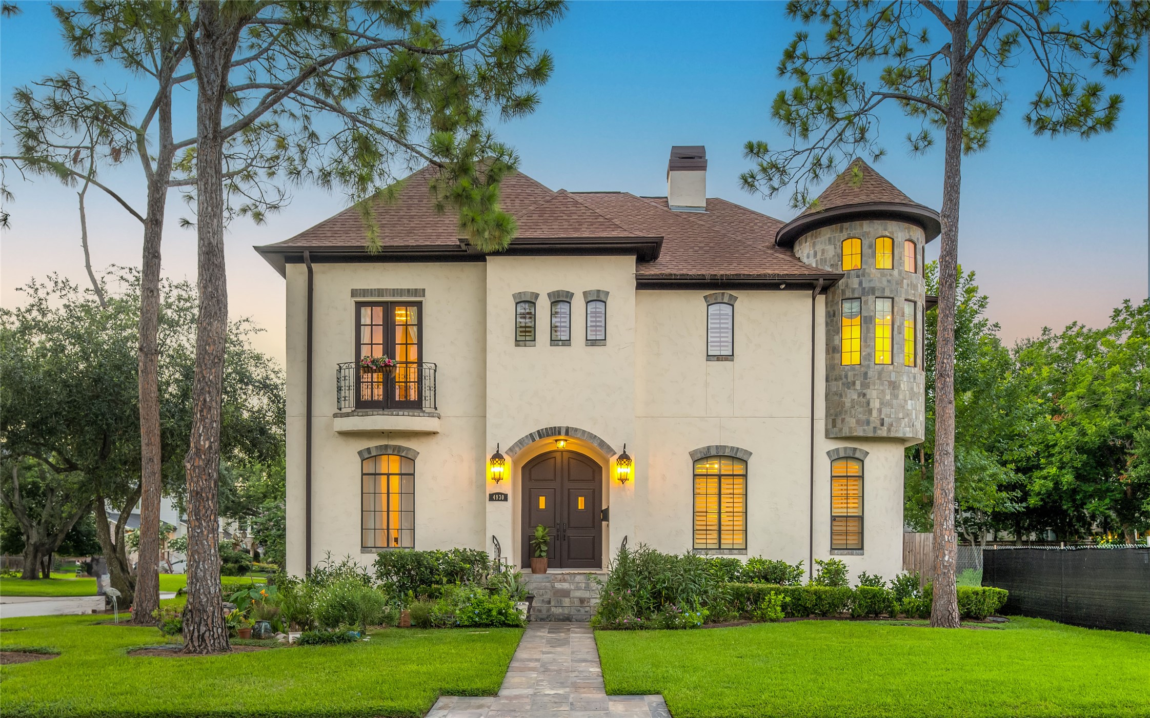 4930 Holly Street Bellaire TX 77401
