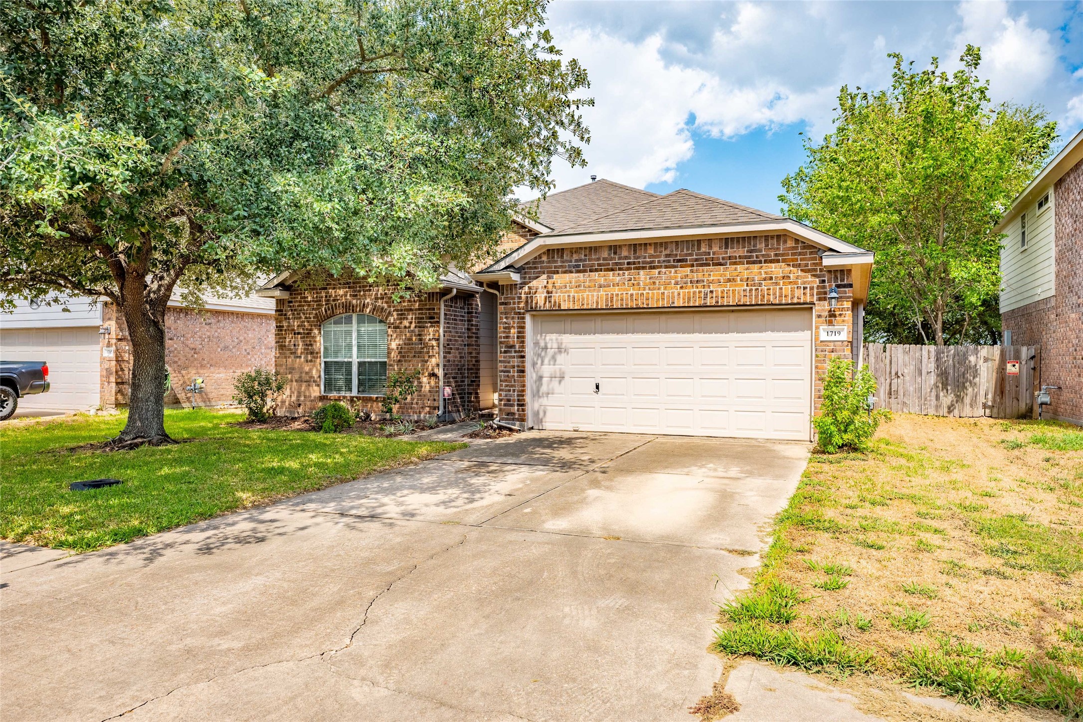 1719 N Highlands Crossing Highlands TX 77562