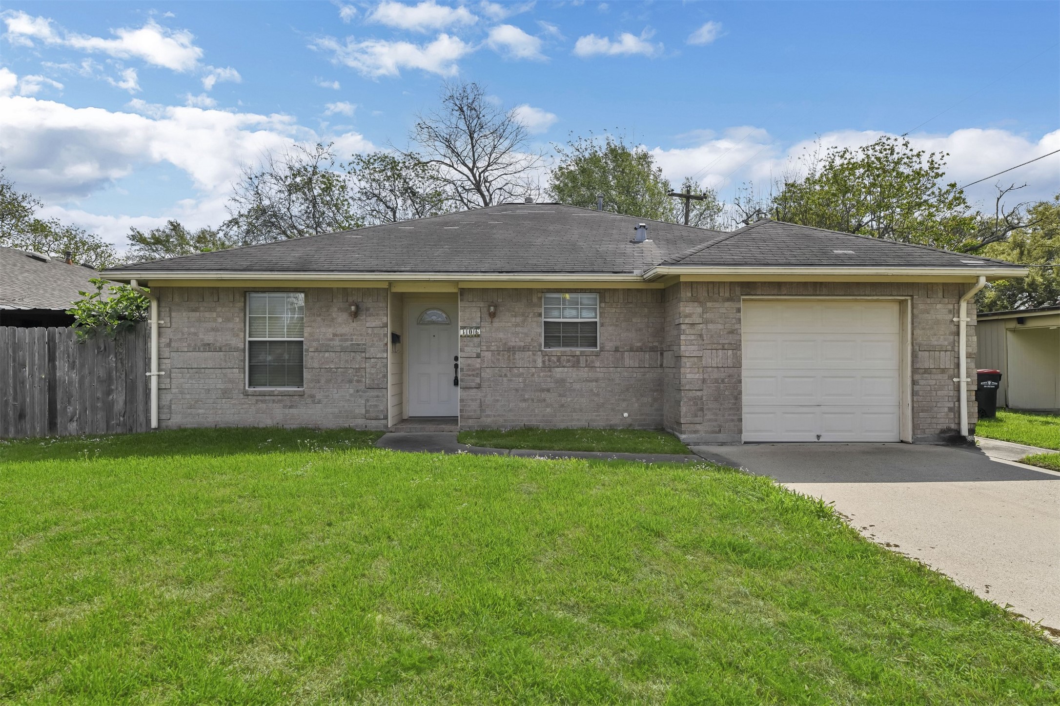 306 Deanne Street Baytown TX 77520