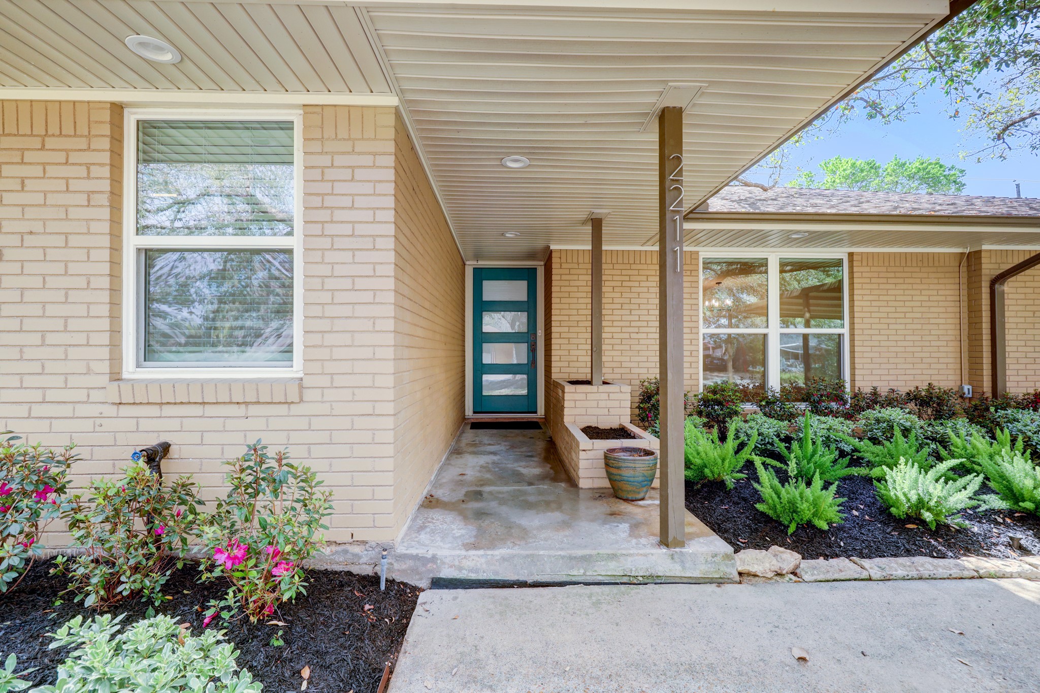 2211 Cheshire Lane Houston TX 77018