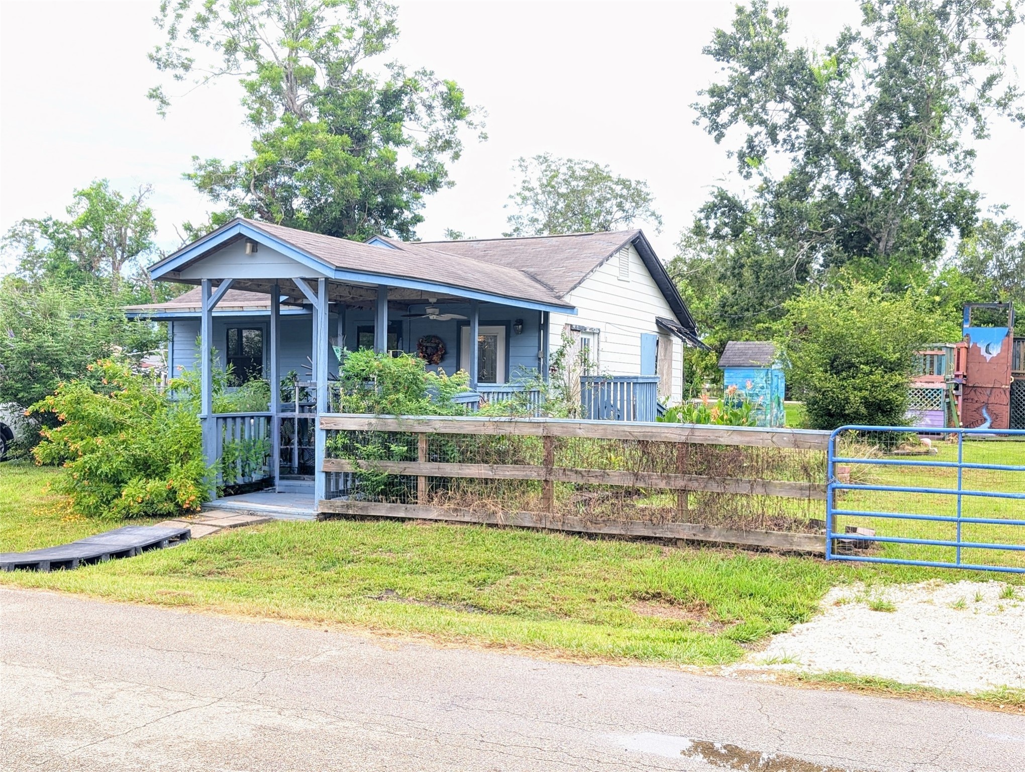 421 E Florida Street Brazoria TX 77422