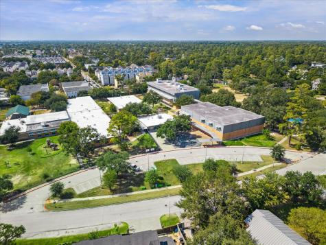 1046 Gardenia Drive Houston TX 77018