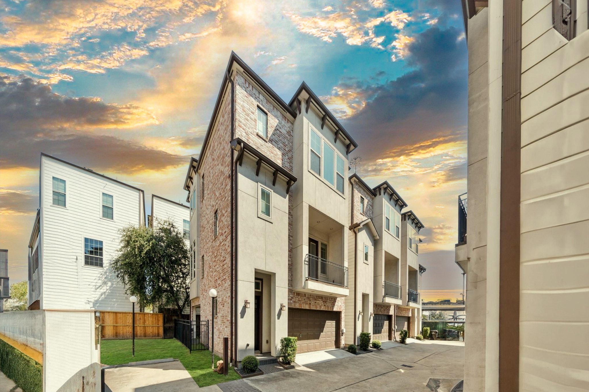 2223 Chenevert Street Houston TX 77003