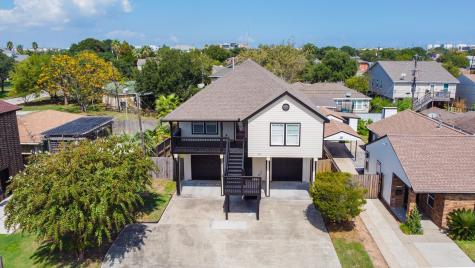 5724 Fraser Avenue Galveston TX 77551