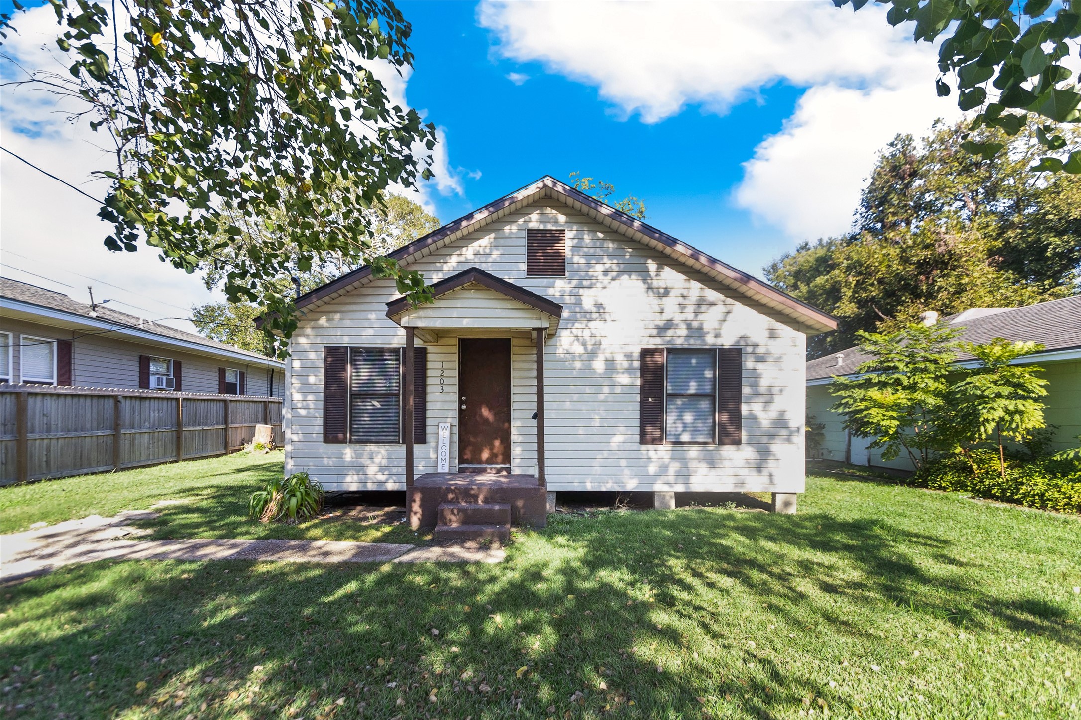 1203 S 12th Street Nederland TX 77627