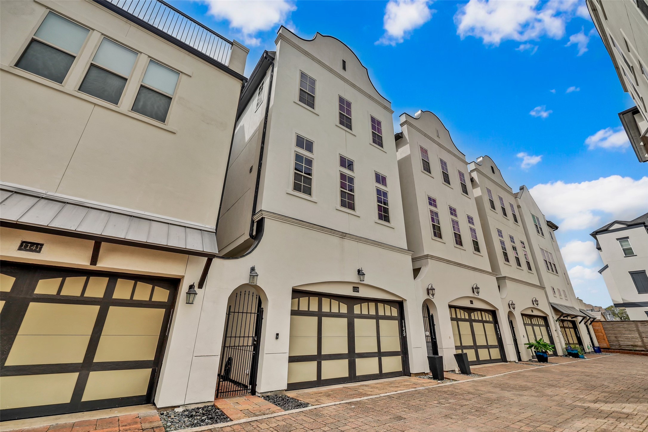 1139 W 21st Street Houston TX 77008
