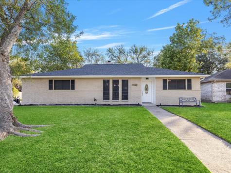 17022 Blackhawk Boulevard Friendswood TX 77546