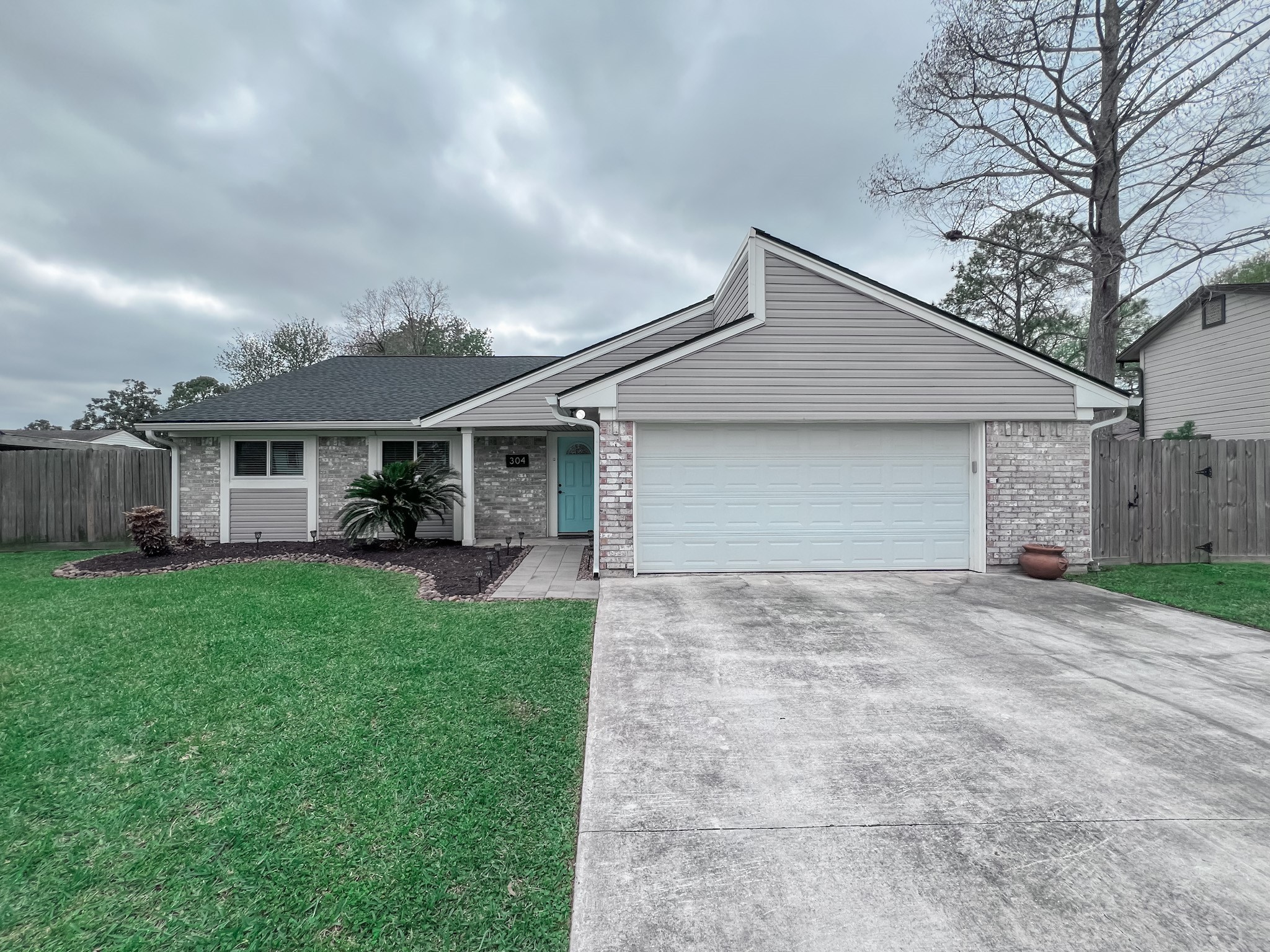 304 Old Course Drive Friendswood TX 77546