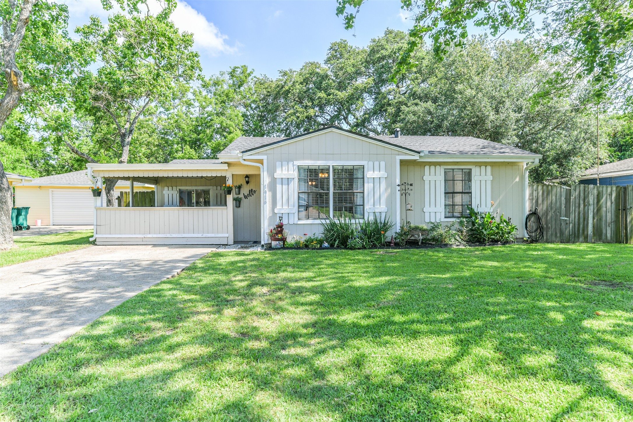 1916 Bogatto Street La Marque TX 77568