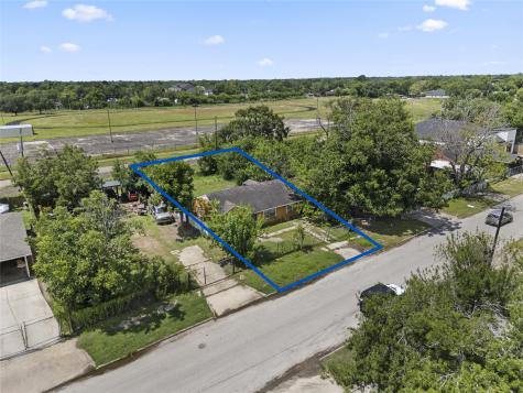 5238 Pershing Street Houston TX 77033