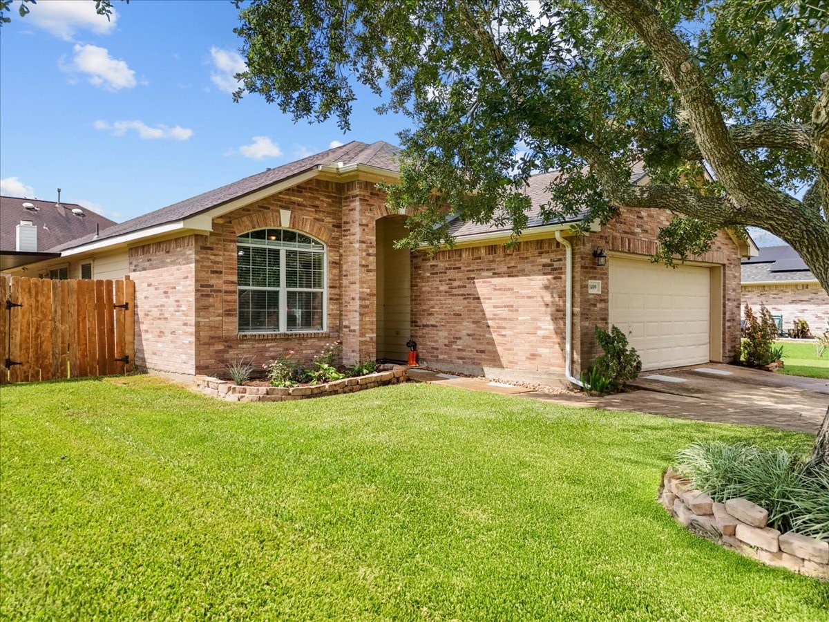 1409 Barras Street Alvin TX 77511