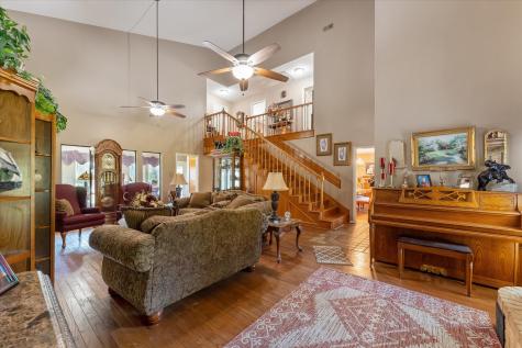 121 County Road 3180 Cleveland TX 77327