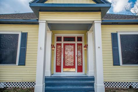 407 Robinson Street Edna TX 77957