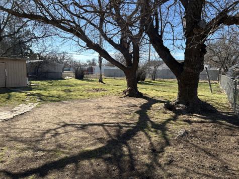 903 W 8th Street Quanah TX 79252