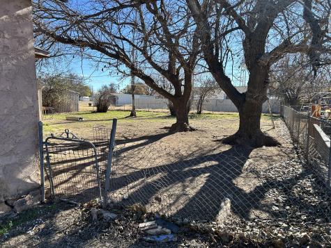903 W 8th Street Quanah TX 79252