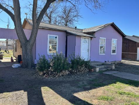 903 W 8th Street Quanah TX 79252