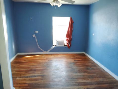 903 W 8th Street Quanah TX 79252