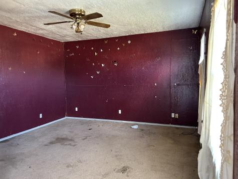 903 W 8th Street Quanah TX 79252