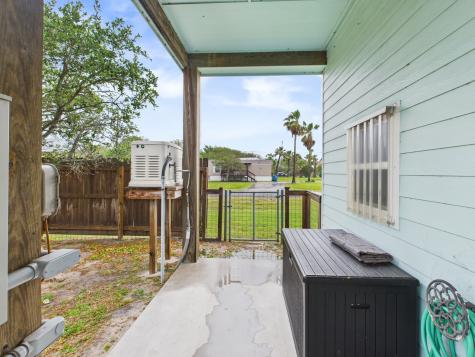 2403 S Bronte Street Rockport TX 78382