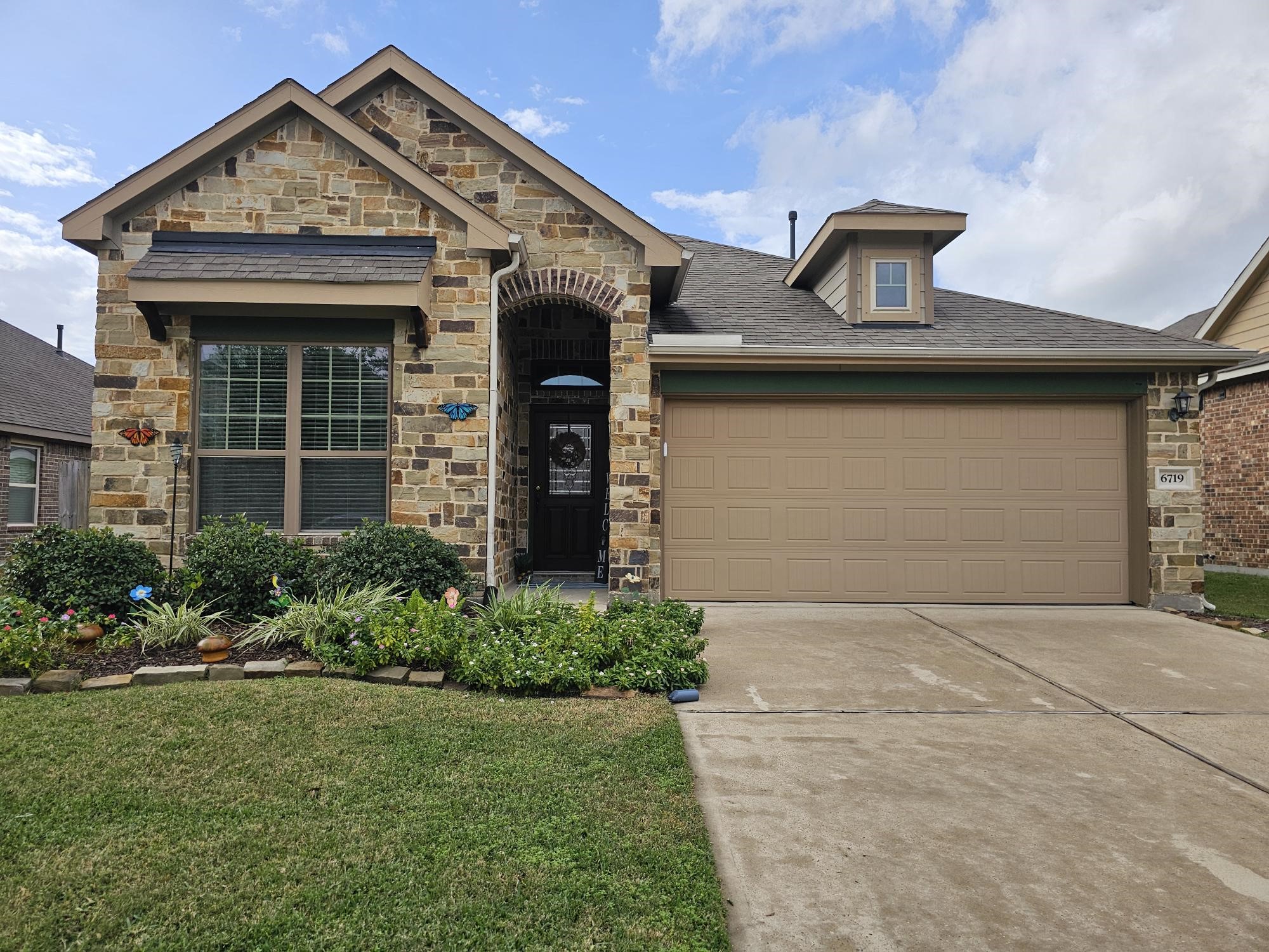 6719 Hunters Way Lane Baytown TX 77521