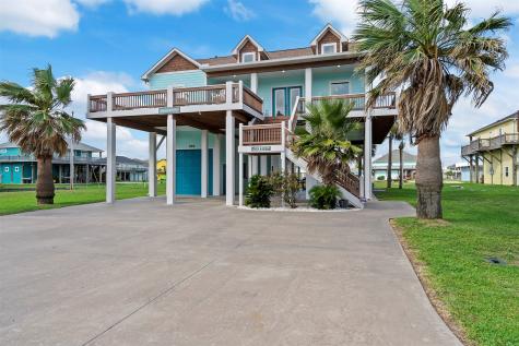 946 Raymond Port Bolivar TX 77650