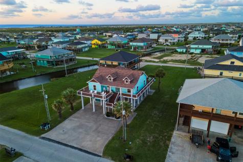 946 Raymond Port Bolivar TX 77650