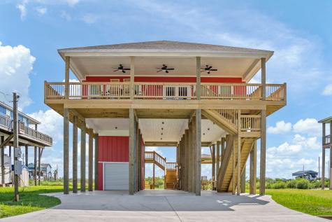 1103 Mabry Street Gilchrist TX 77617