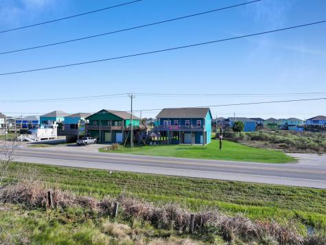 2570 Highway 87 Crystal Beach TX 77650