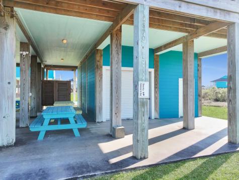 2570 Highway 87 Crystal Beach TX 77650