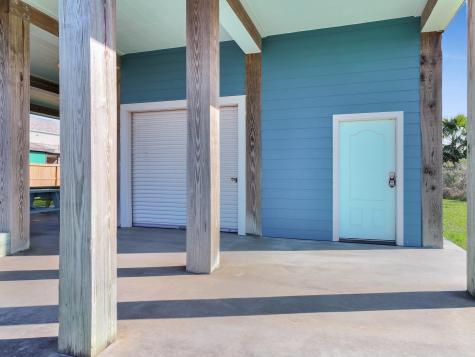 2570 Highway 87 Crystal Beach TX 77650