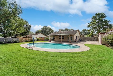 1011 Killarney Avenue Friendswood TX 77546