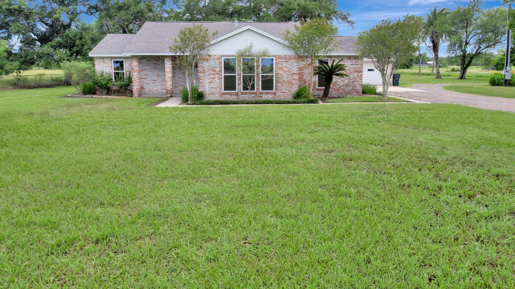 1121 S Wells Street Edna TX 77957