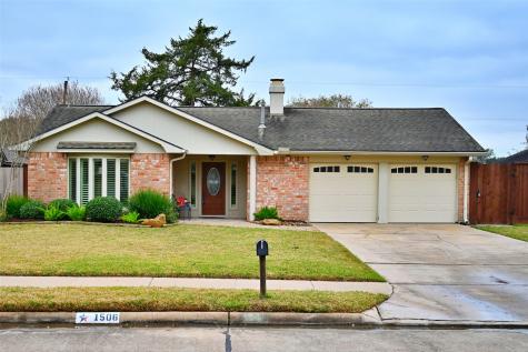 1506 Hollybush Drive Sugar Land TX 77498