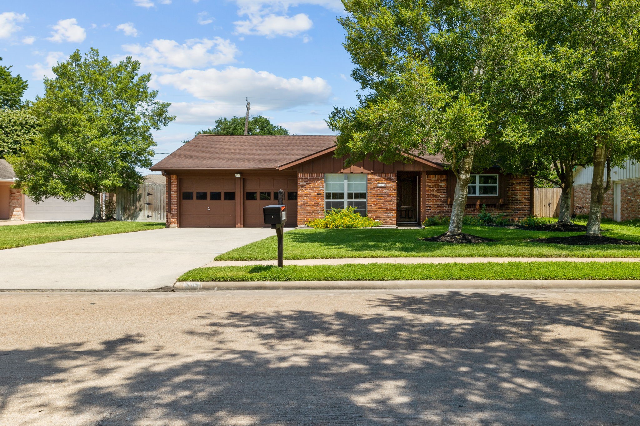 606 Travis Street Webster TX 77598