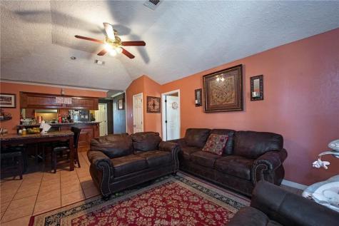 1402 S 5th Street Conroe TX 77301