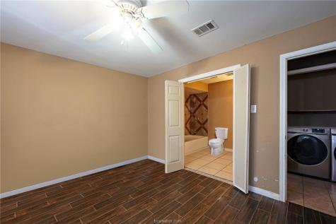 1402 S 5th Street Conroe TX 77301