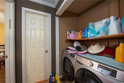 1402 S 5th Street Conroe TX 77301